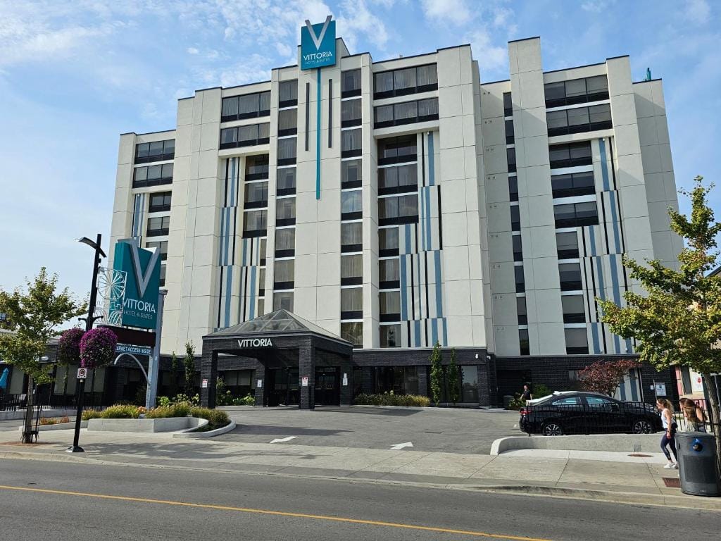 Vittoria Hotel & Suites — 1