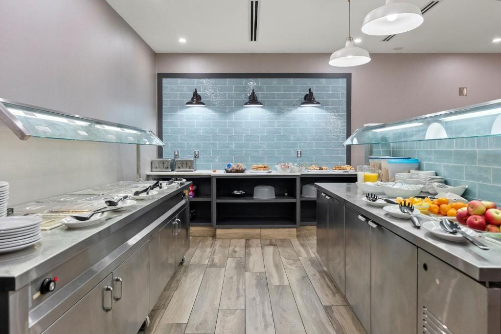 Vittoria Hotel & Suites — 3