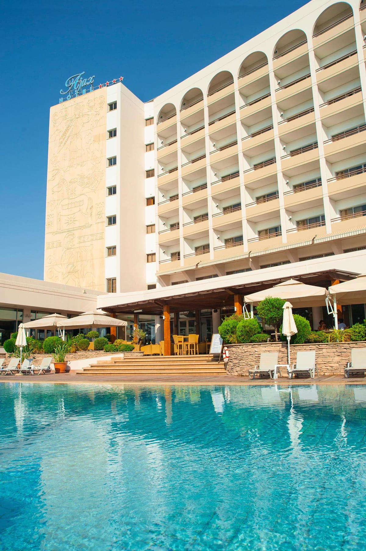 Ajax Hotel — 3