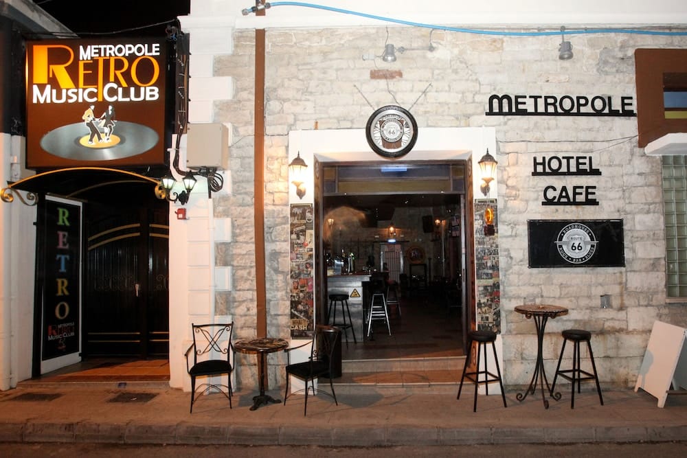 Metropole Hotel — 1