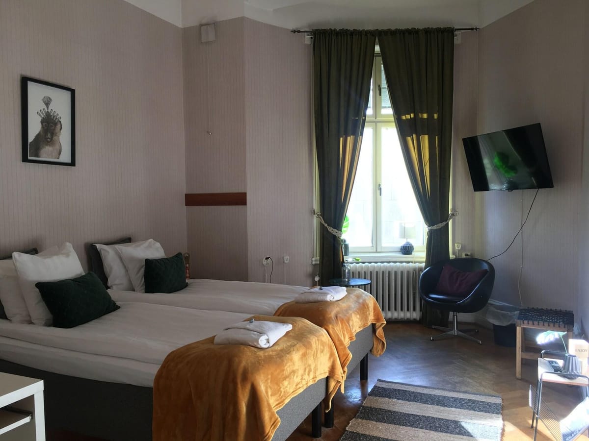 Morris Hotel — 4