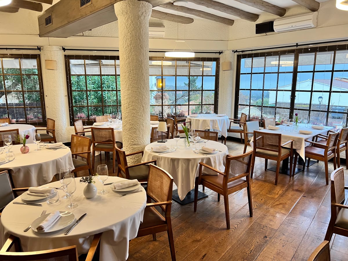 Hostal de la Plaça - Hotel Boutique — 1