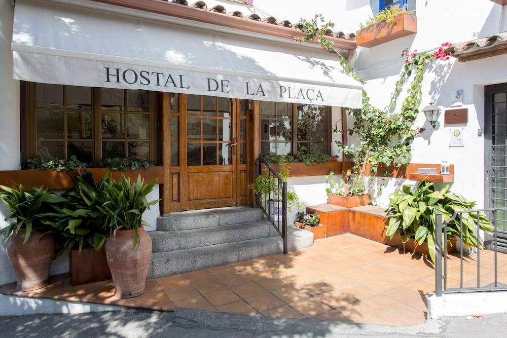 Hostal de la Plaça - Hotel Boutique — 2