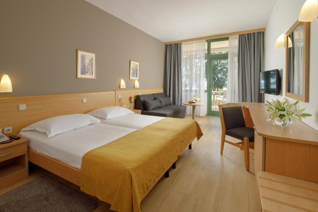 Hotel Aurora Plava Laguna — 2