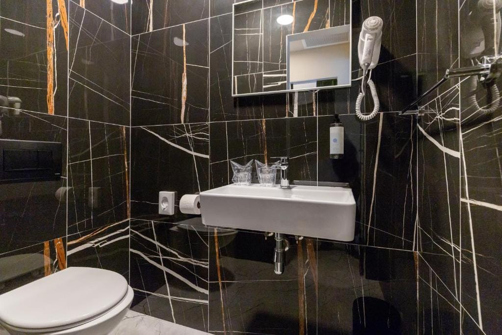 Hotel Emaus — 5