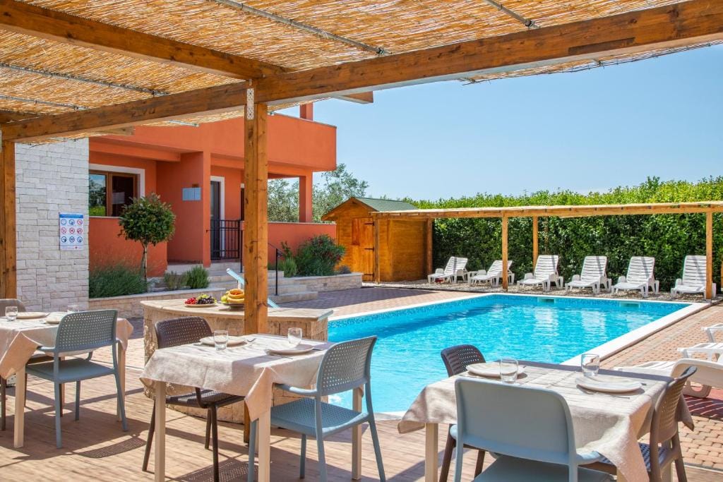 Hotel Natura Vilanija — 1