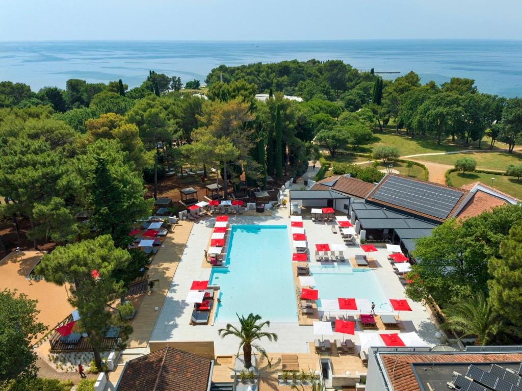 Hotel Pelegrin Plava Laguna — 1