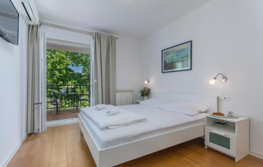 Villa Gloria 2 — 2