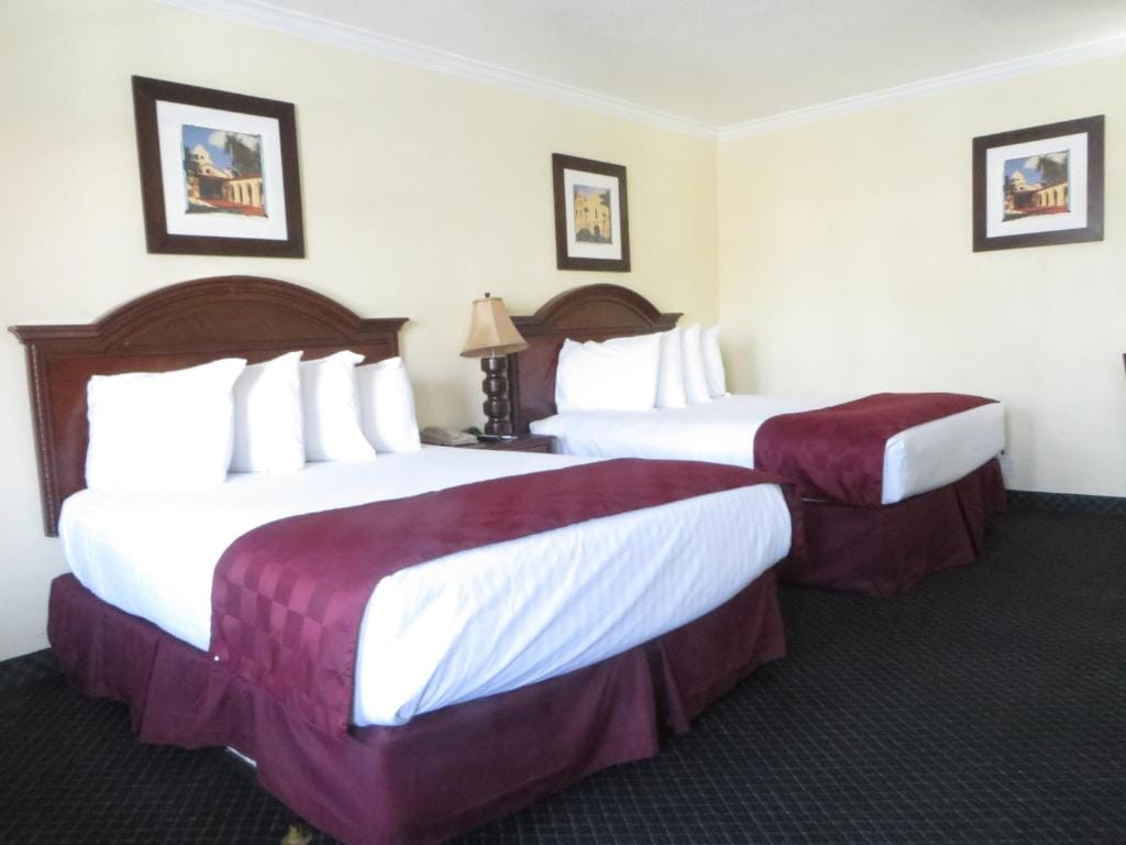 Best Inn & Suites — 2