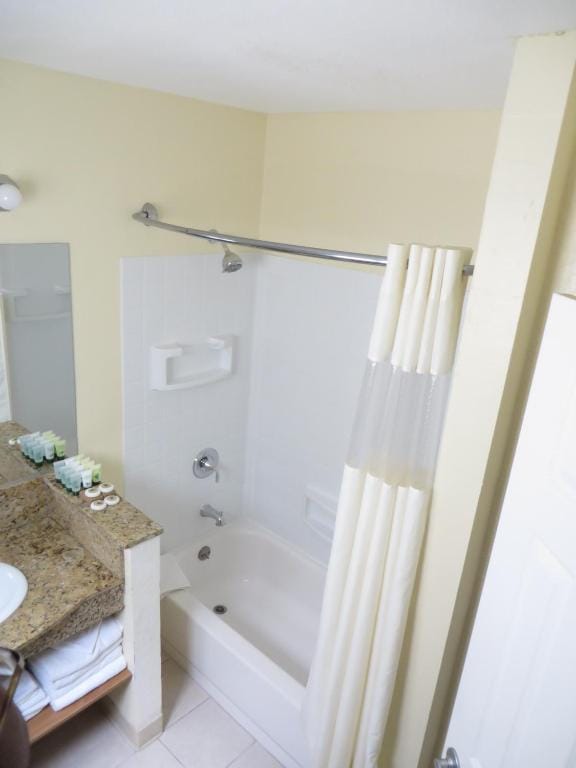 Best Inn & Suites — 3