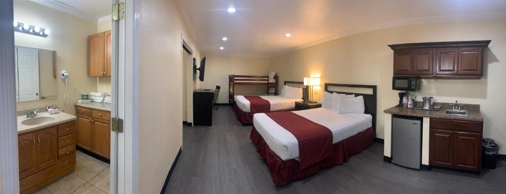 Best Inn & Suites — 5