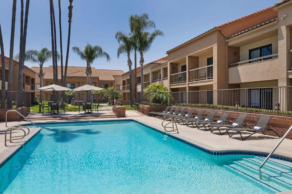 Courtyard Anaheim Buena Park — 1