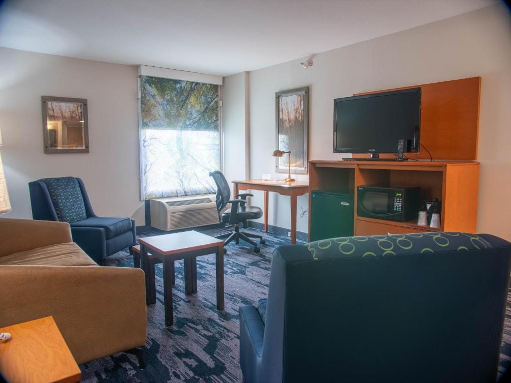 Fairfield Inn & Suites Anaheim North Buena Park — 3