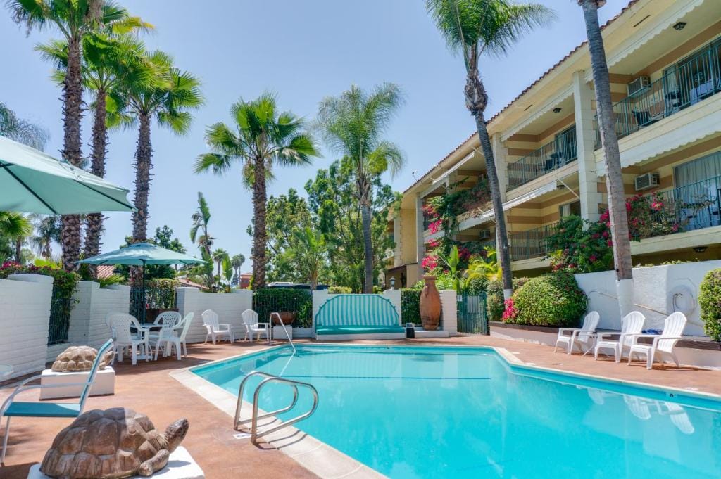 Hotel Pepper Tree Boutique Kitchen Studios - Anaheim — 4