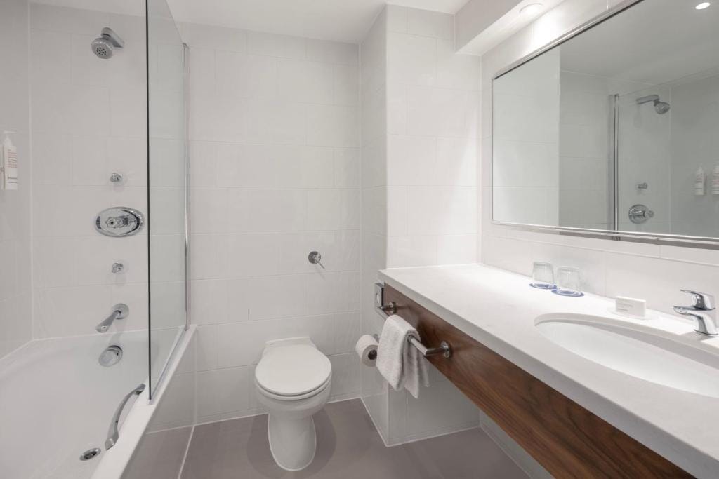 Delta Hotels by Marriott Swansea — 3