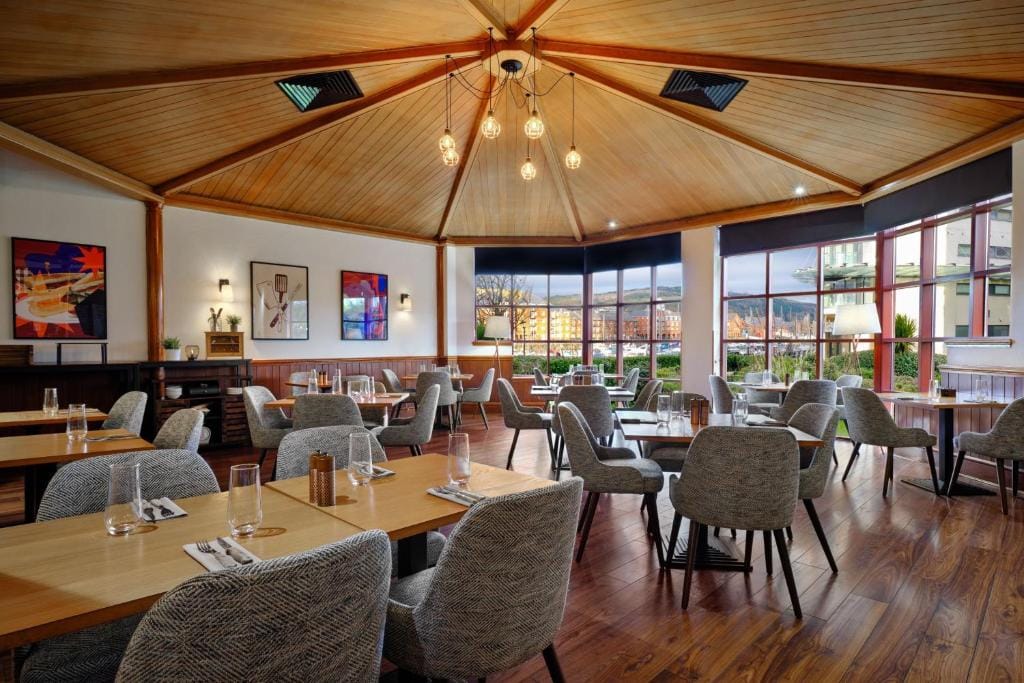 Delta Hotels by Marriott Swansea — 4