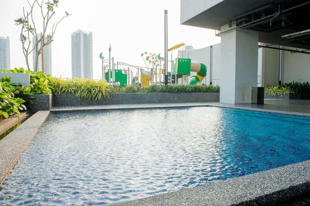 Ezzyhome@Medini — 2