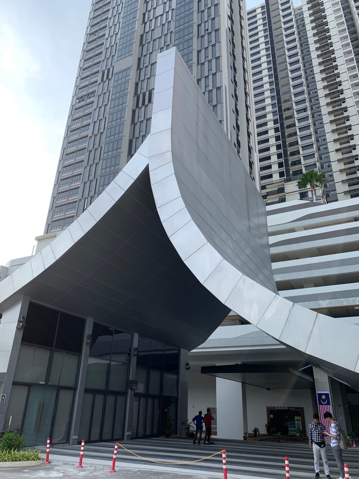 Meridin Executive Suites by homehostr. — 4