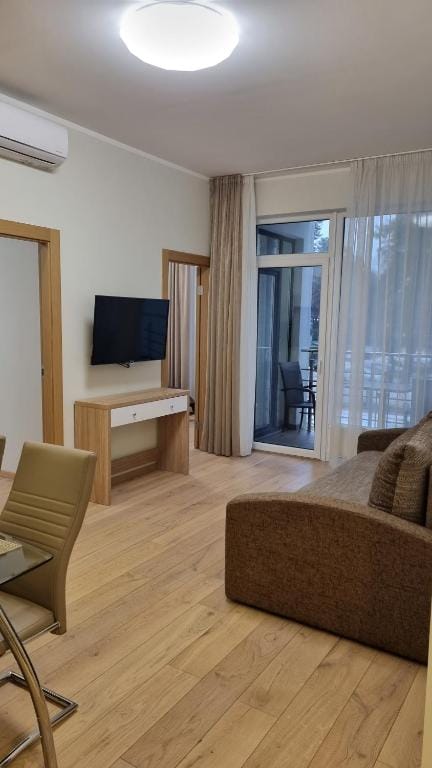 Black Pearl Apartments — 4