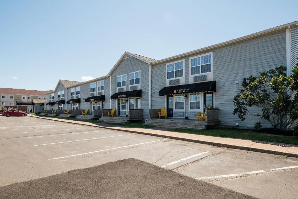 Amsterdam Inn & Suites, an Ascend Collection Hotel — 3
