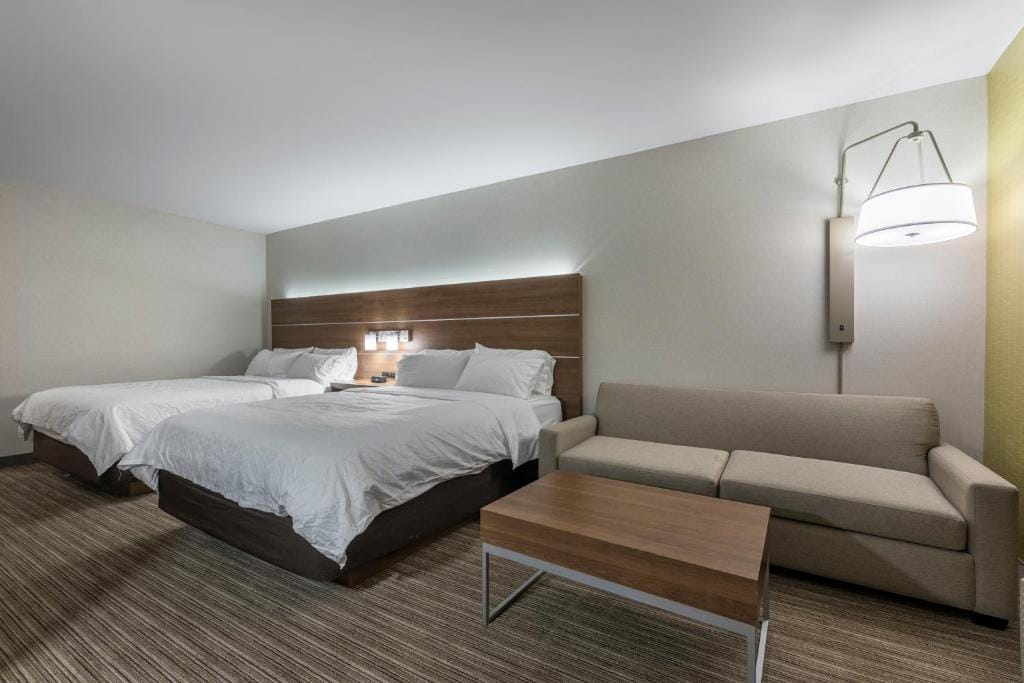 Holiday Inn Express & Suites Moncton by IHG — 2