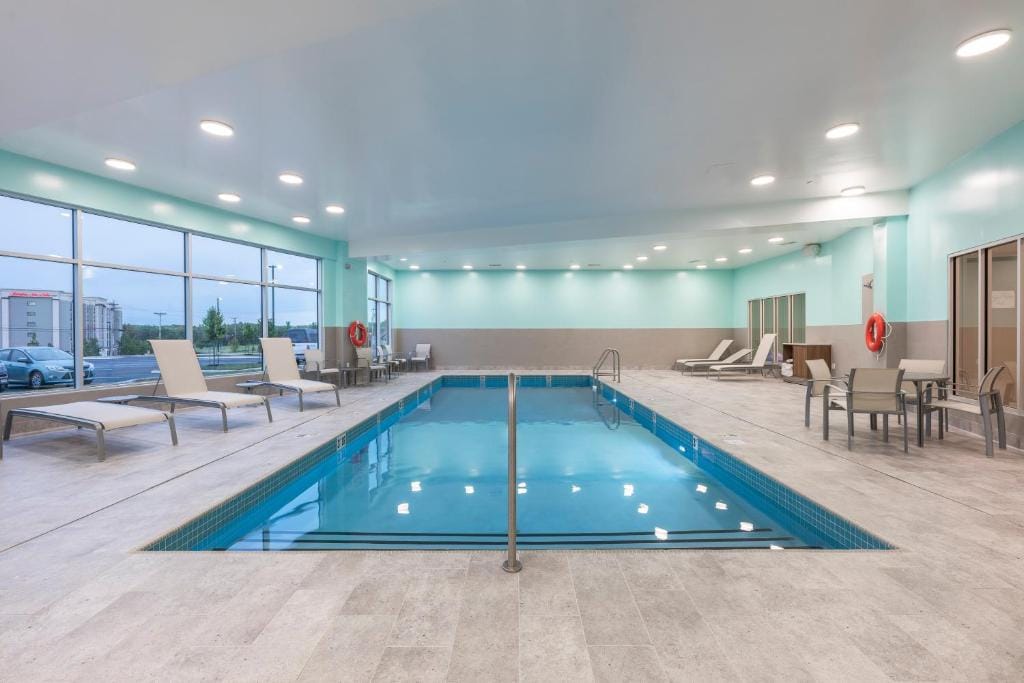 Holiday Inn Express & Suites Moncton by IHG — 4