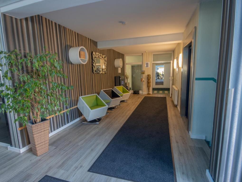 Check Inn Hotel Merseburg — 1