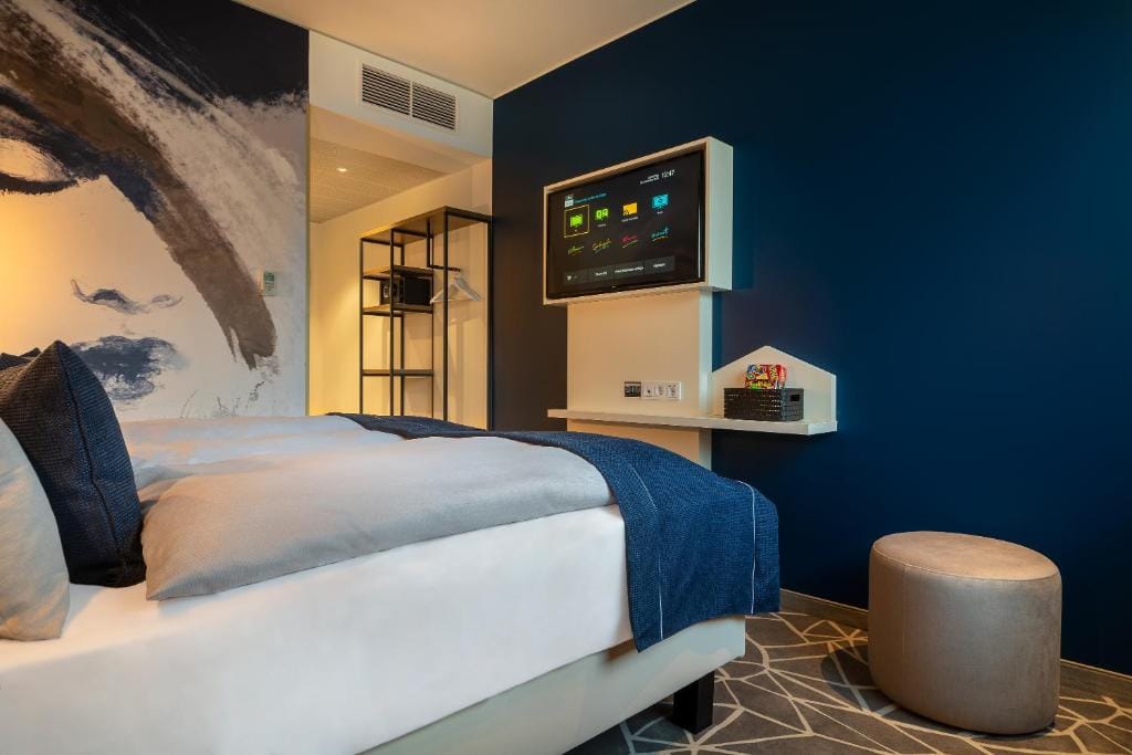 Holiday Inn - the niu, Ridge Halle Central Station by IHG — 2