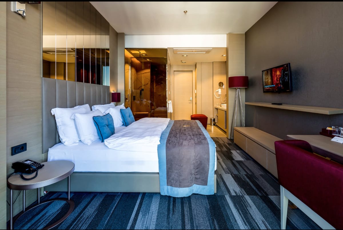 Vista Hotel — 4