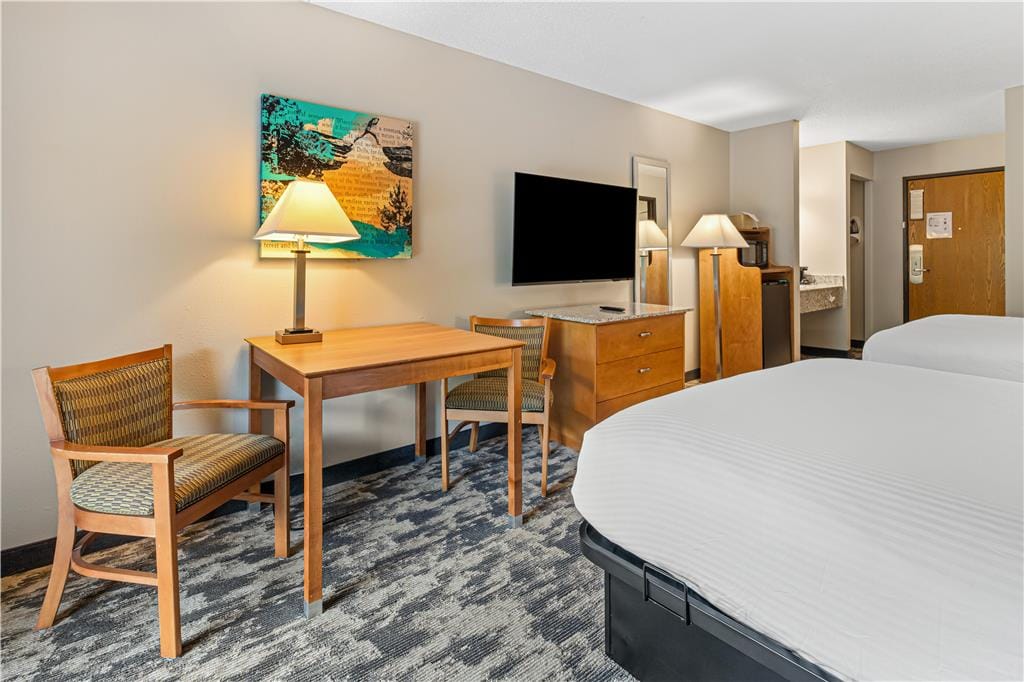 Best Western Ambassador Inn & Suites — 4