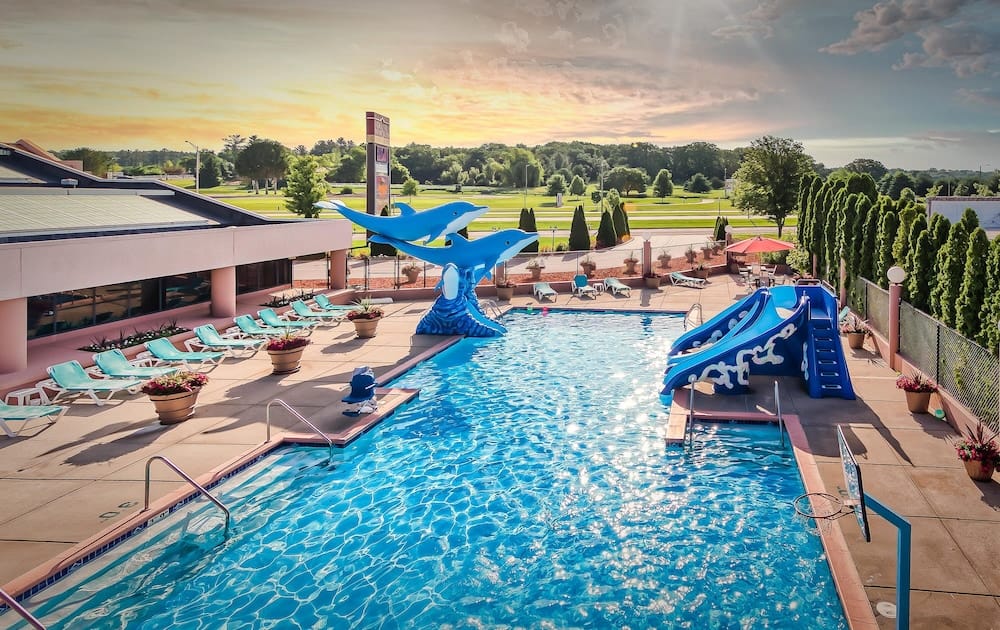 Grand Marquis Waterpark Hotel & Suites — 2
