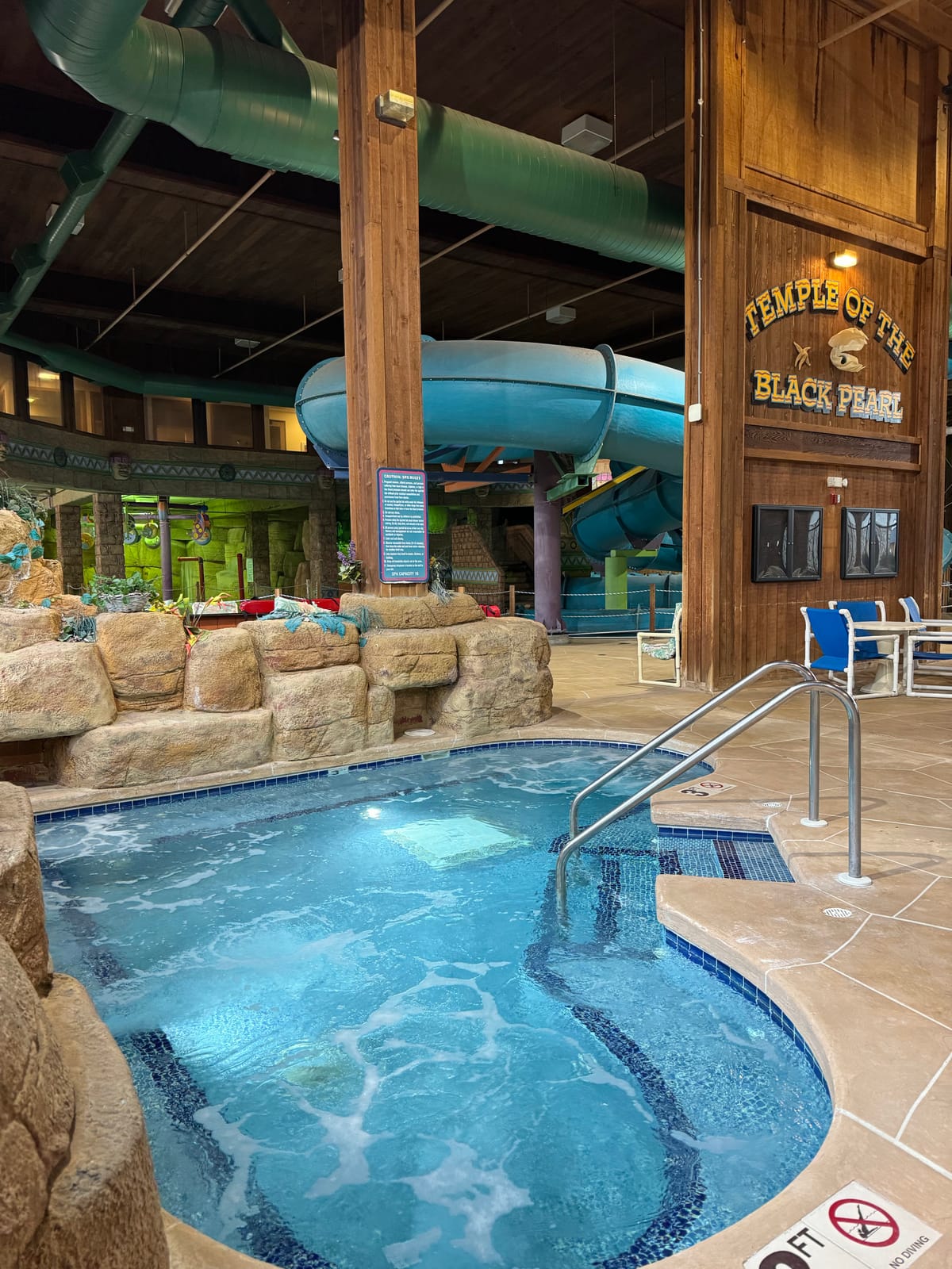 Polynesian Hotel & Suites Wisconsin Dells — 2