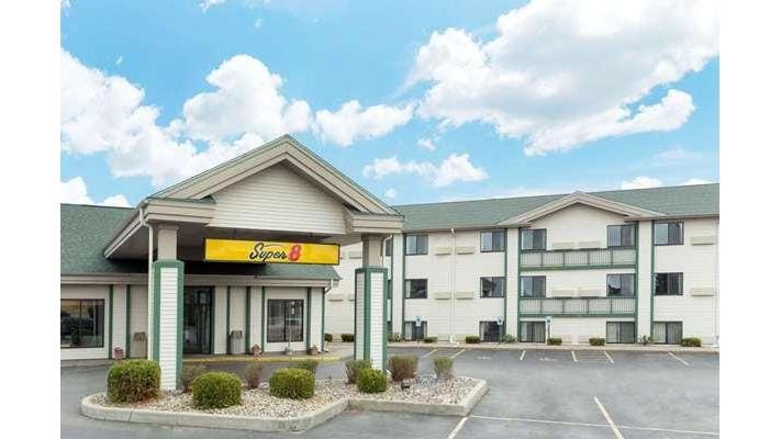 Super 8 by Wyndham Wisconsin Dells — 5