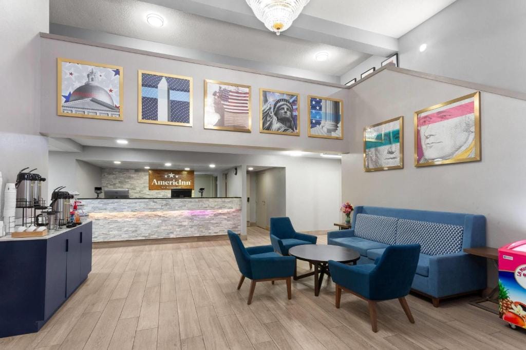 AmericInn by Wyndham Reedsburg — 4