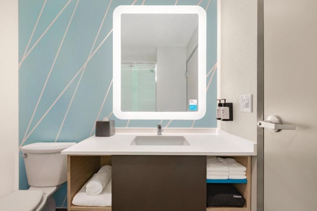 avid hotel Wisconsin Dells Lake Delton by IHG — 3