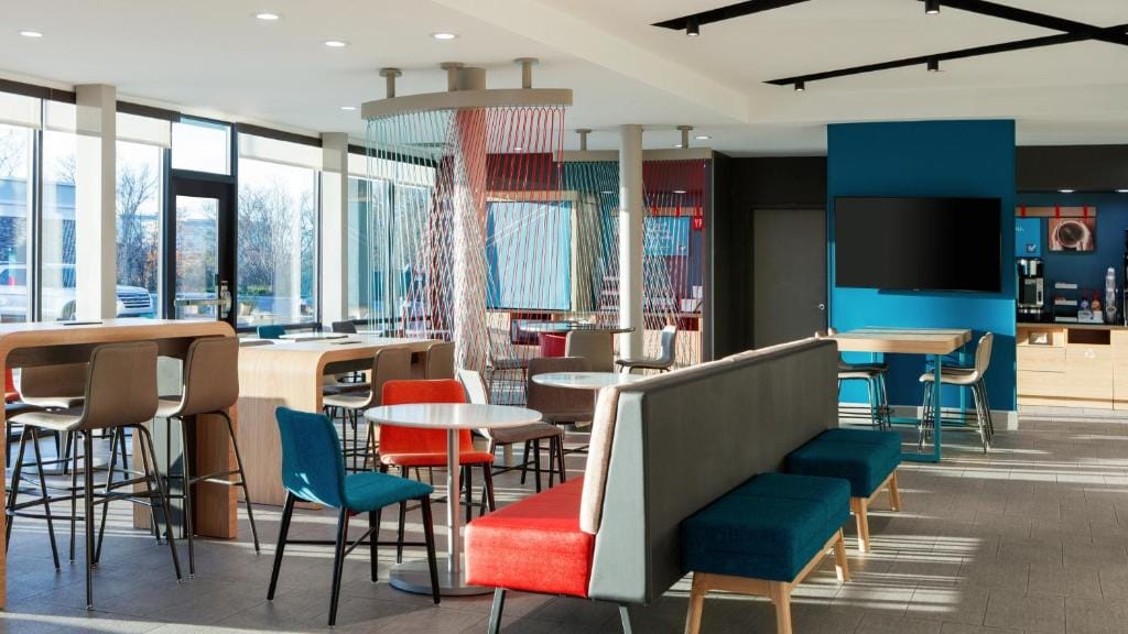 avid hotel Wisconsin Dells Lake Delton by IHG — 4