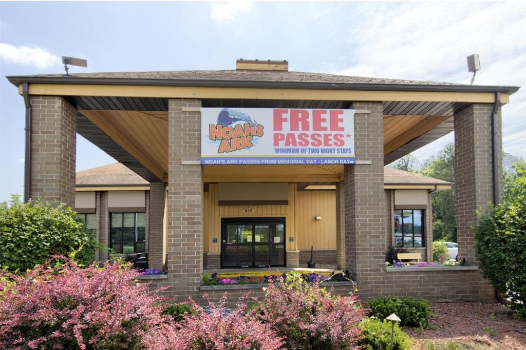 Best Western Ambassador Inn & Suites — 1