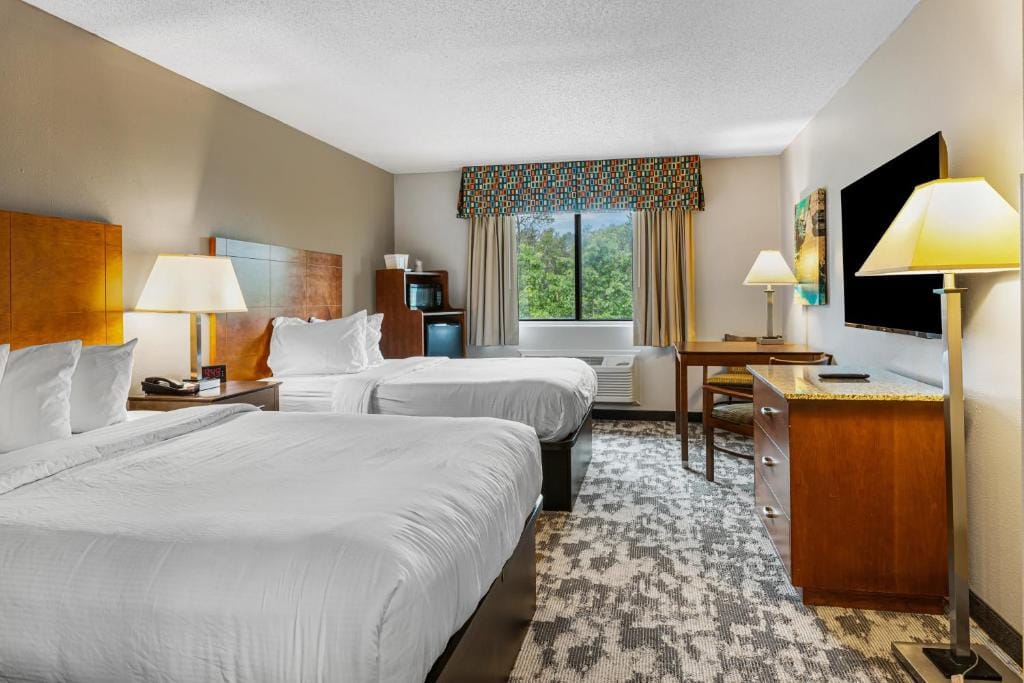 Best Western Ambassador Inn & Suites — 2