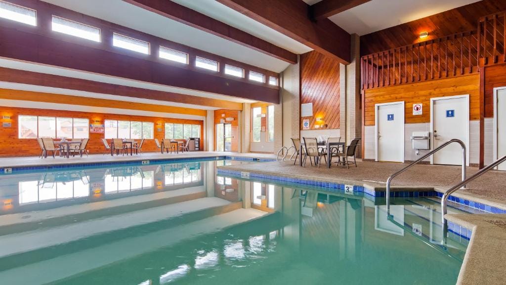Best Western Ambassador Inn & Suites — 4