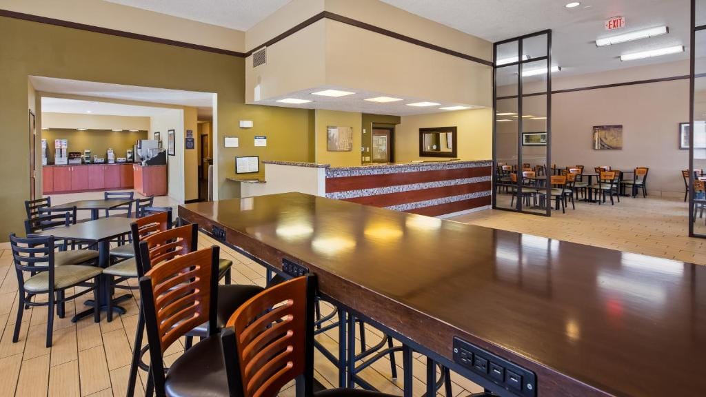 Best Western Ambassador Inn & Suites — 5