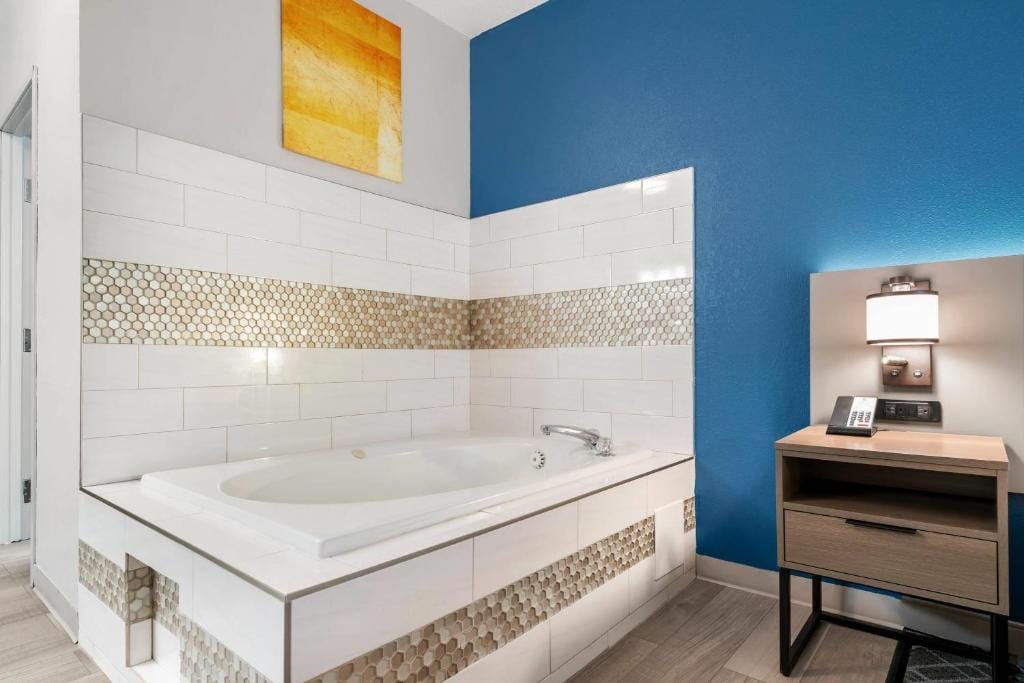 Comfort Inn & Suites Wisconsin Dells — 2