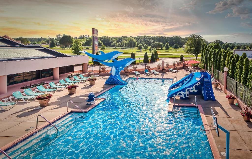 Grand Marquis Waterpark Hotel & Suites — 1