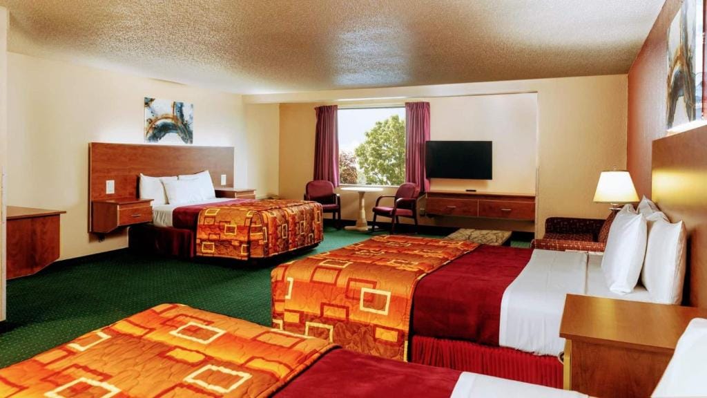 Grand Marquis Waterpark Hotel & Suites — 2