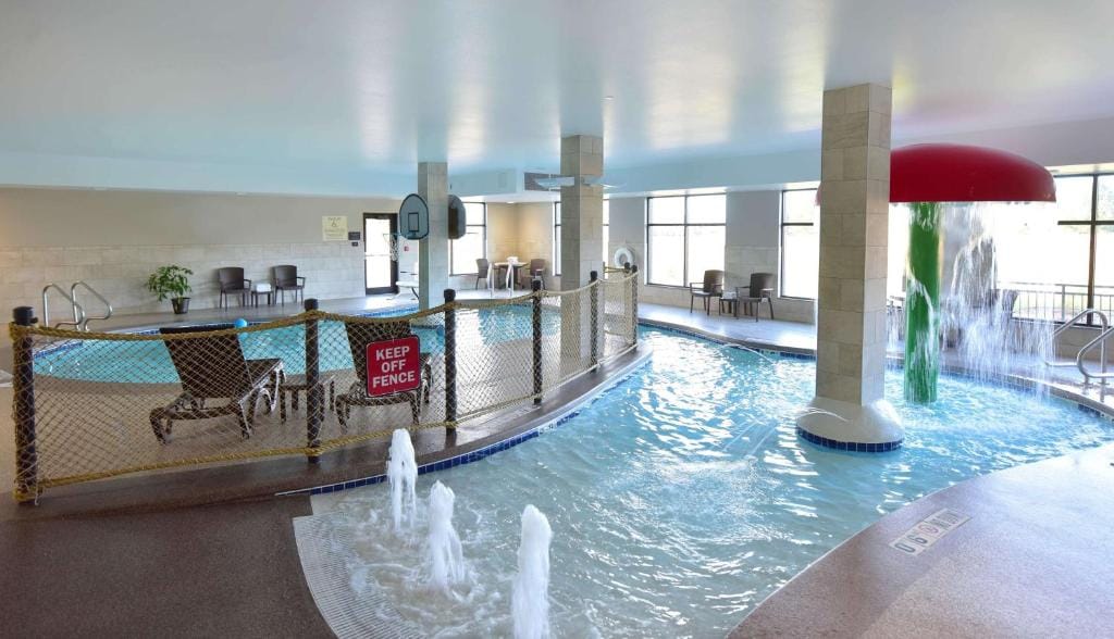 Hampton Inn and Suites at Wisconsin Dells Lake Delton — 4
