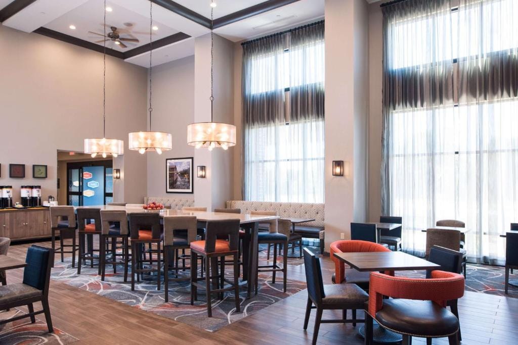 Hampton Inn and Suites at Wisconsin Dells Lake Delton — 5