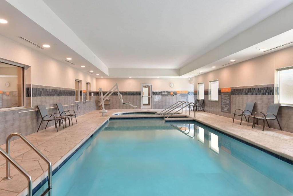 La Quinta Inn & Suites by Wyndham Wisconsin Dells- Lake Delton — 4