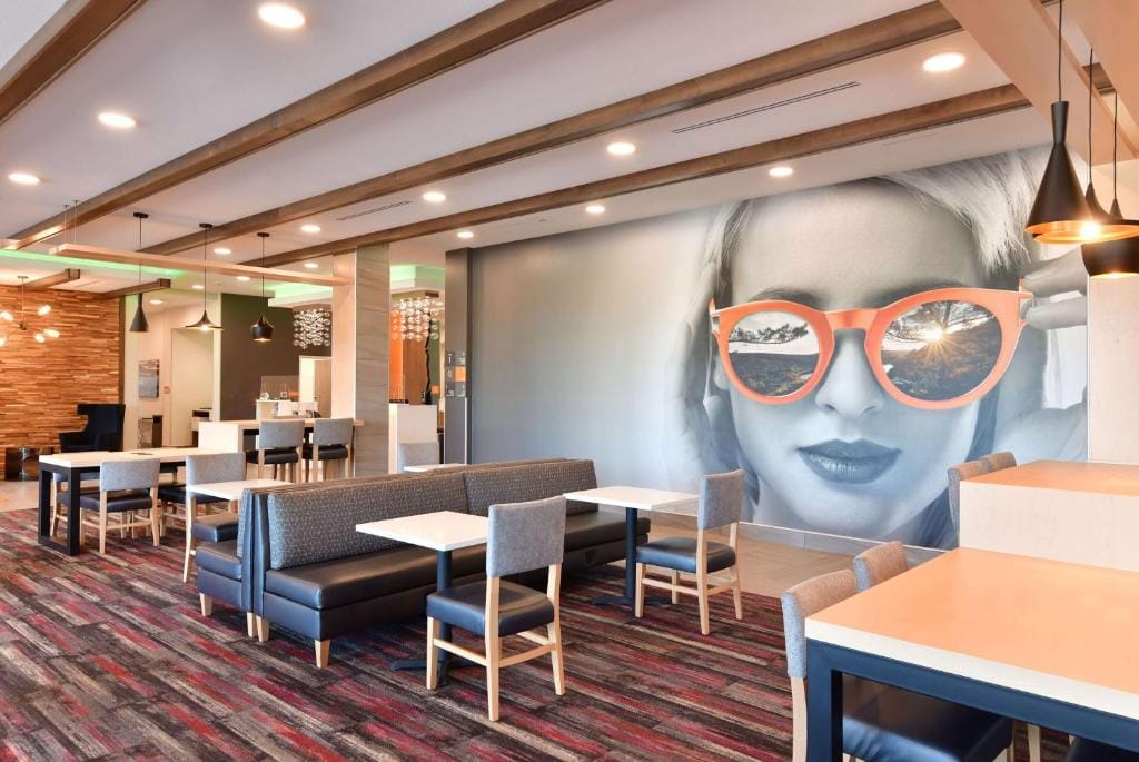 La Quinta Inn & Suites by Wyndham Wisconsin Dells- Lake Delton — 5
