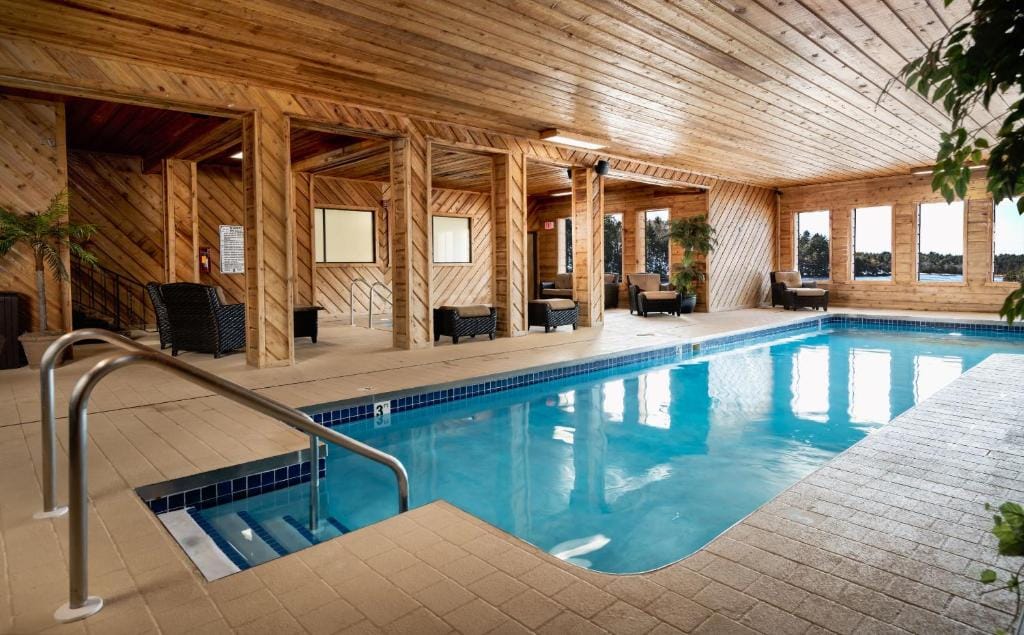 Natura VUE Resort & Boathouse — 2