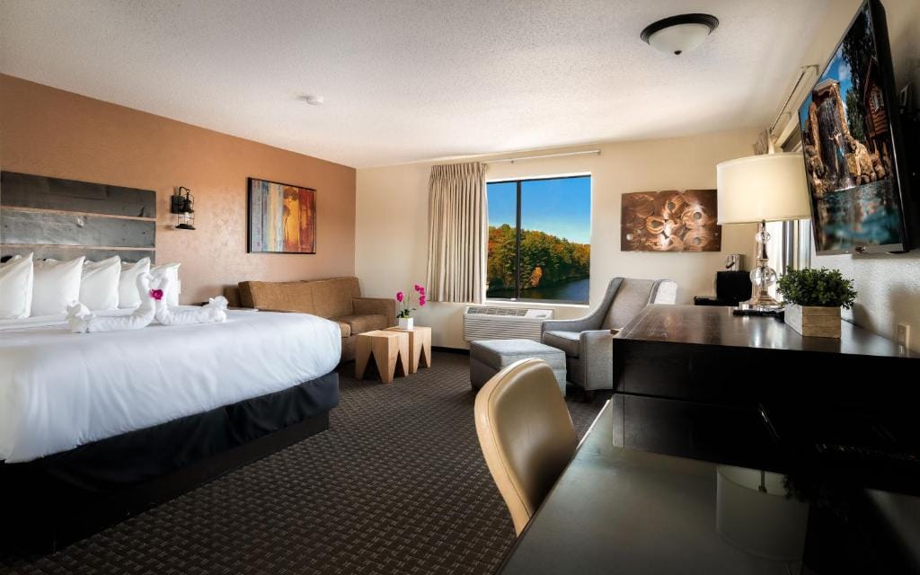 Natura VUE Resort & Boathouse — 5