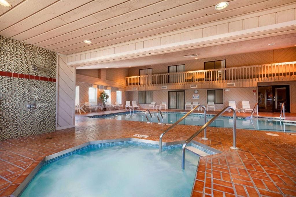 Ramada by Wyndham Wisconsin Dells I-90 — 2